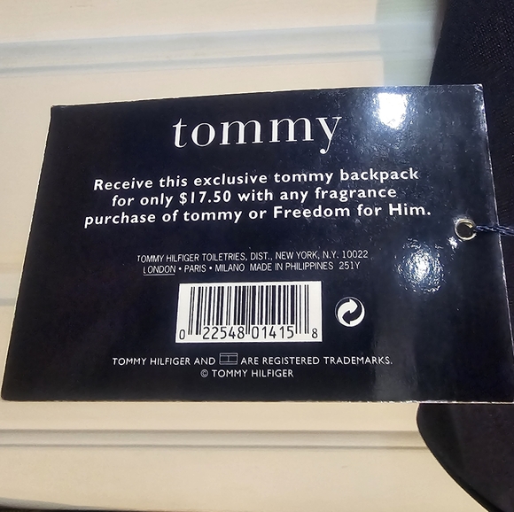 Tommy Hilfiger Exclusive Cooler Bag Backpack, Navy and Red - Picture 2 of 12